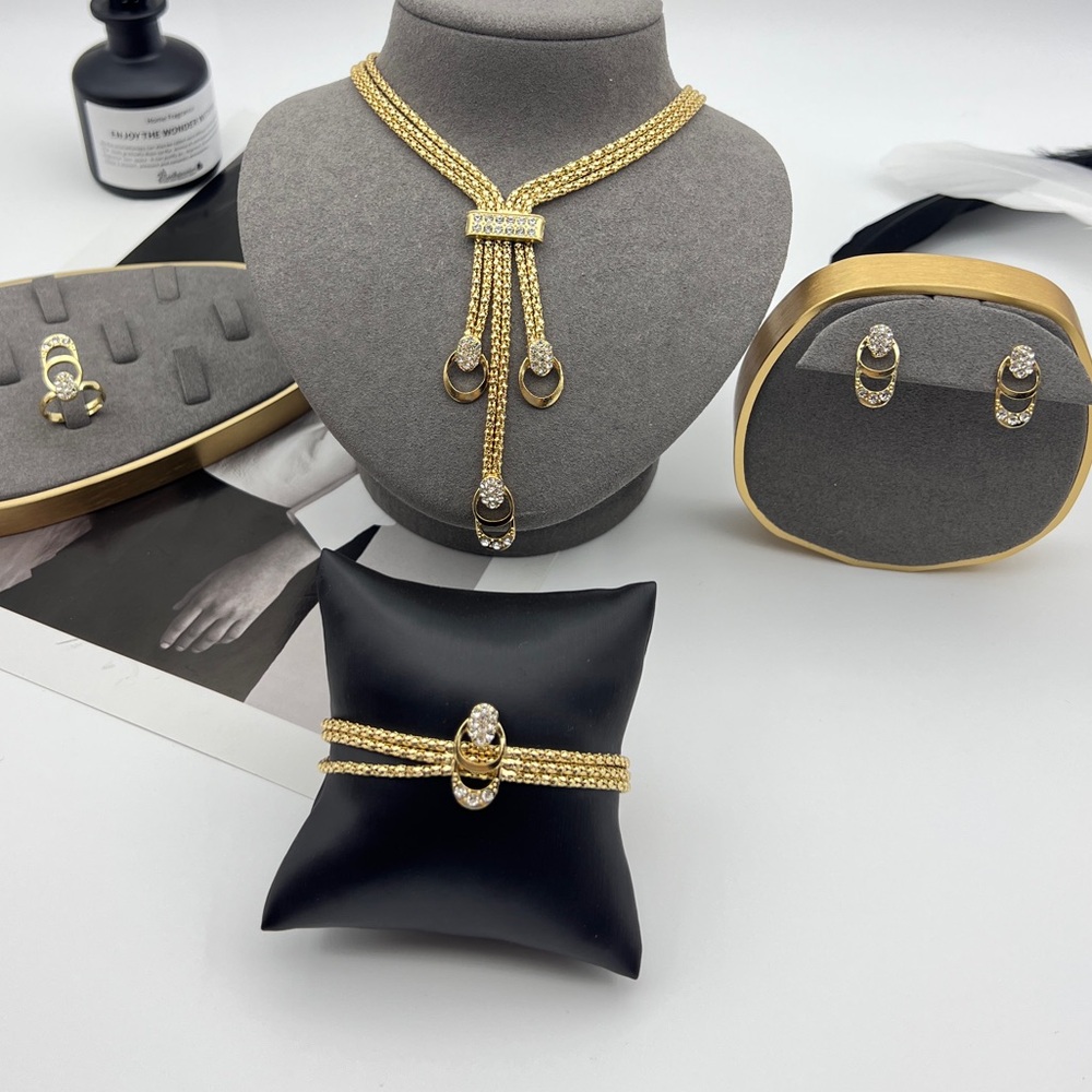 Elegant Gold Jewelry Set